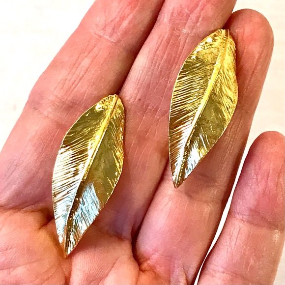 🍃Gold Leaf Earrings🍃 - Picture 3 of 8
